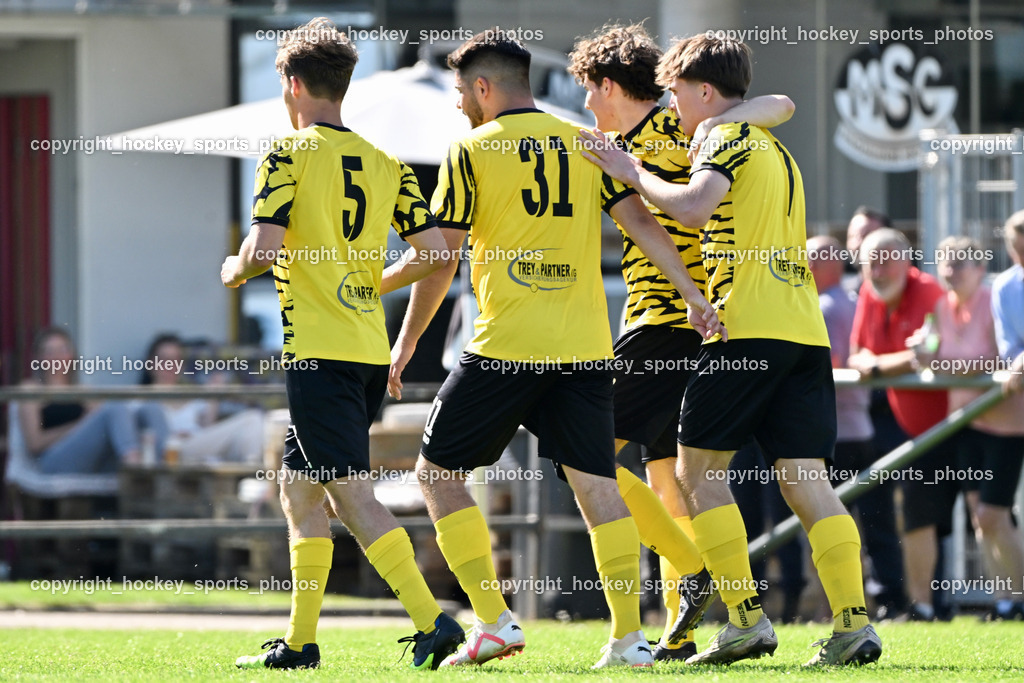 SC Magdalen vs. FC Faakersee | Jubel FC Falkensee, #5 Cajetan Maria Thaddäus Kolig FC Faakersee, #31 Arnel Mulahalilovic FC Faakersee, #7 Felix Michael Bachlechner FC Faakersee, SC Magdalen vs. FC Faakersee, SC Magdalen vs. FC Faakersee am 14.04.2024 in Villach (Sportplatz St. Magdalen), Austria, (Photo by Bernd Stefan)