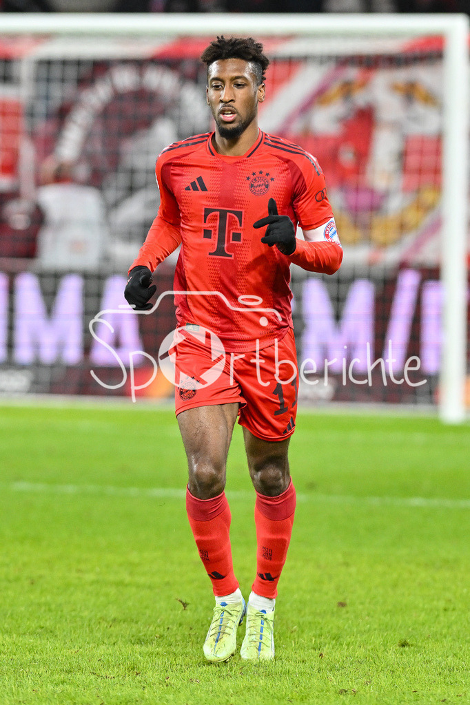 RB Salzburg - FC Bayern München | Im Bild FCB Kapitaen Kingsley COMAN (FC Bayern Muenchen 11) / Freisteller / Einzelfoto / Testspiel: RB Salzburg - FC Bayern Muenchen, Red Bull Arena am 06.01.2025