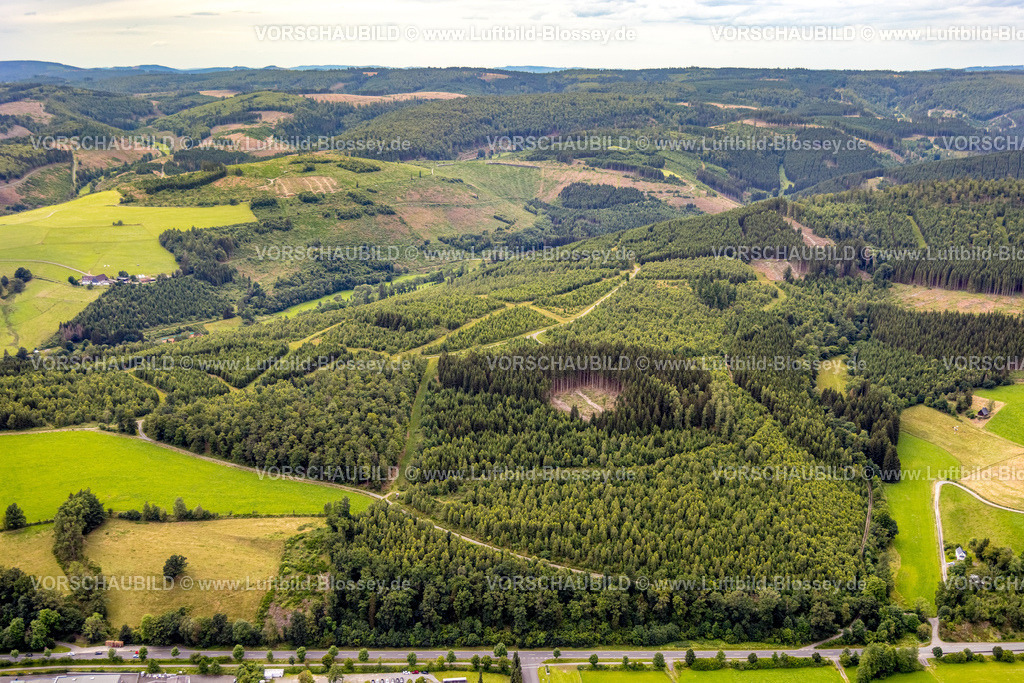 BadBerleburg240710305 | Luftbild, Waldgebiet Windbrache mit Waldschäden, Hügellandschaft mit Fernsicht, Bad Berleburg, Wittgensteiner Land, Nordrhein-Westfalen, Deutschland
