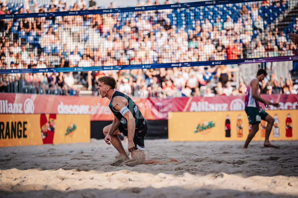 Beachvolleyball | Männer | Deutsche Meisterschaften 2025 Timmendorfer Strand | 04.09.2025 | Luis Kubo jubelt