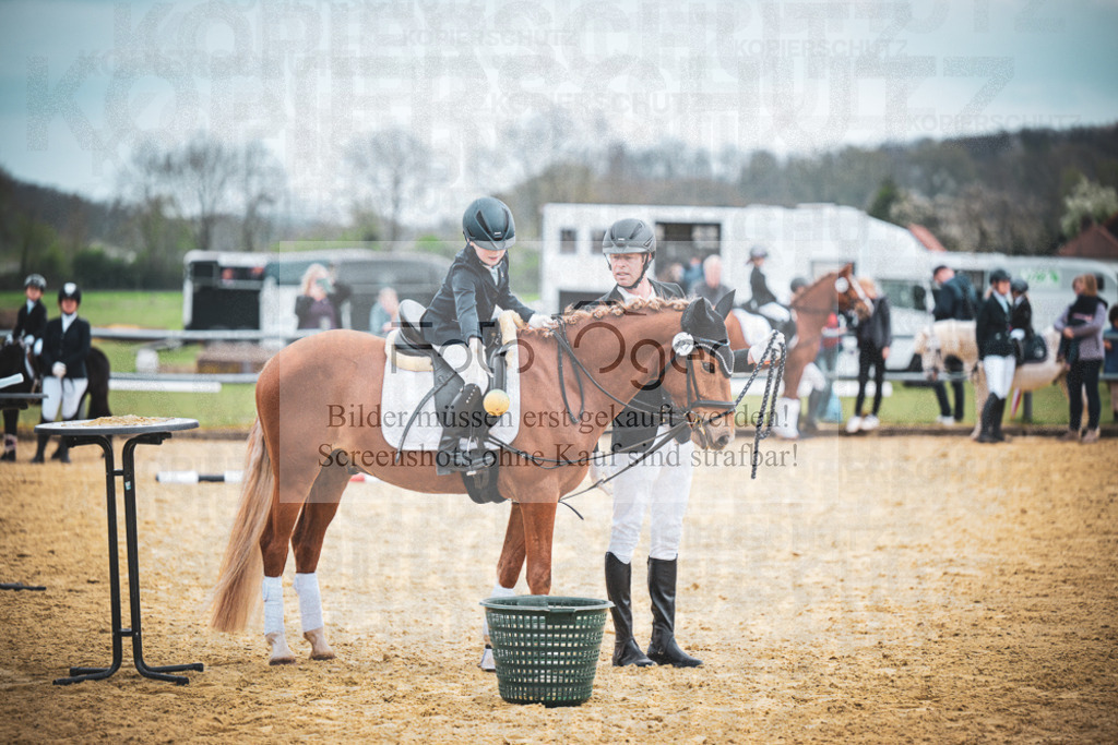 DOS_8759 | Entdecke hochwertige Reitturnierfotos von Foto Oger. Professionell, emotional und authentisch – jetzt Lieblingsmomente im Shop bestellen.Deutschlandweite Turnierfotografie. - Realisiert mit Pictrs.com