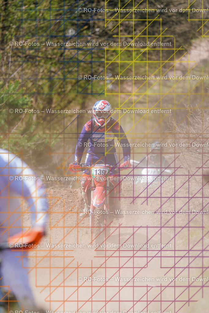 2 Lauf Mernes-666 | Sportfotografie von RO-Fotos: Motorsport, Motocross, Enduro, Laufveranstaltungen und Triathlon. Professionelle Fotos von Sportlern und Events. - Realisiert mit Pictrs.com
