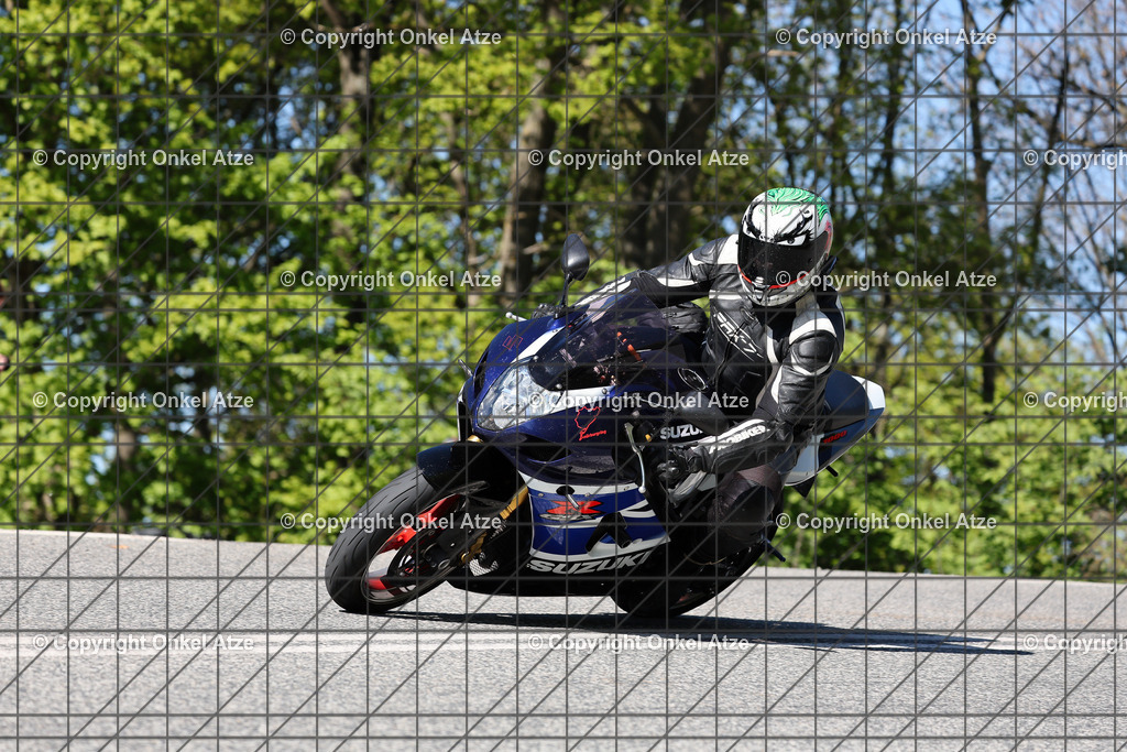 IMG_8960 | Fotograf am Kyffhäuser. Onkel Atze. Kyffhäuser Rennstrecke. Café36. Motorsportfotografie. - Realisiert mit Pictrs.com