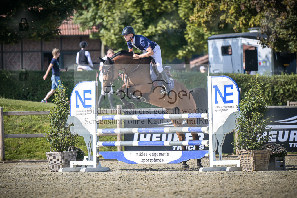 DOS_0450 | Entdecke hochwertige Reitturnierfotos von Foto Oger. Professionell, emotional und authentisch – jetzt Lieblingsmomente im Shop bestellen. - Realisiert mit Pictrs.com