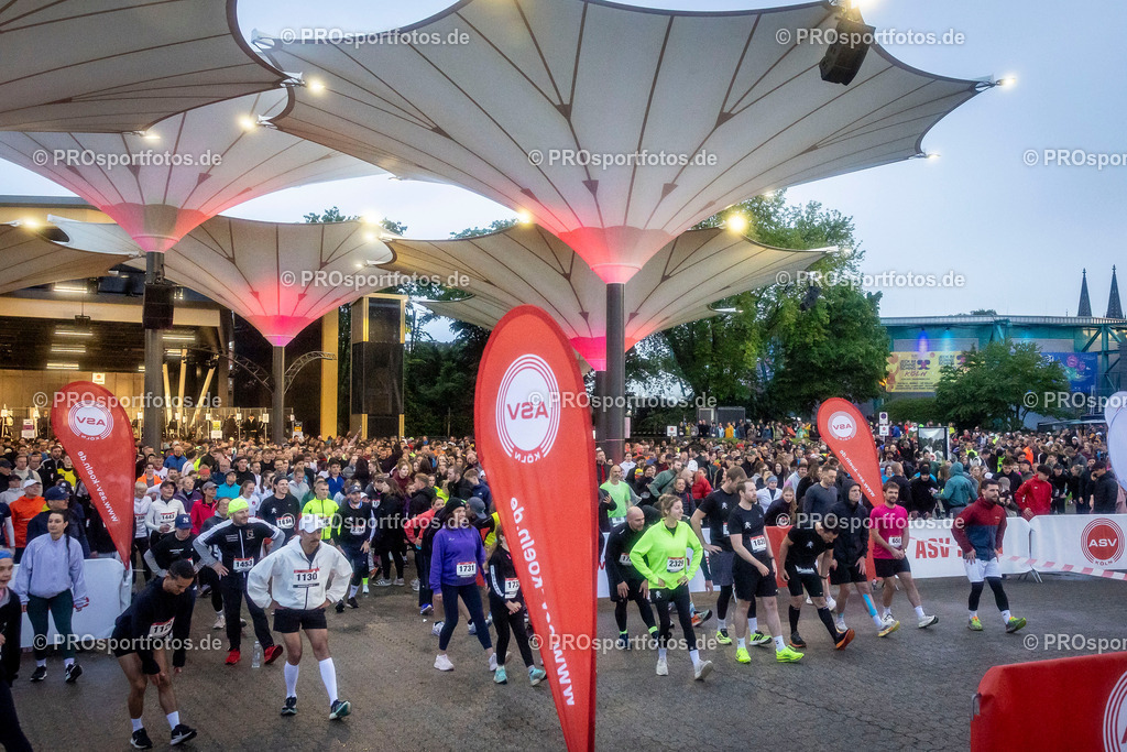 23. ASV Nachtlauf; Koeln, 13.05.26 | Impressionen vom 23. ASV Nachtlauf am 13.05.26 am Tanzbrunnen in Koeln. Foto: BEAUTIFUL SPORTS/Leah Kohring