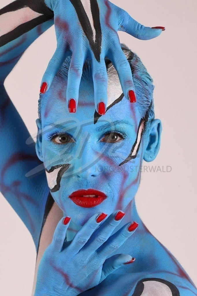 Bodypainting-LIGHTBLUE_0376b | #011 | Modell: Karo | Foto: Andreas Meier - Realisiert mit Pictrs.com