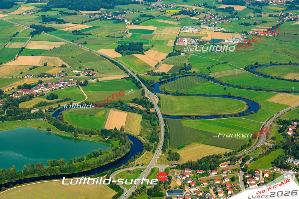 Das Luftbild zeigt : Regen Runding - Die Luftaufnahme wurde 2024 vom UL-Flugzeug aus erstellt ( keine Drohne ) - Hochauflösende Luftaufnahme - Für grossformatige Ausdrucke geeignet. Die Geschenkidee !Mit Lizenz und Bildrechte bestellbar