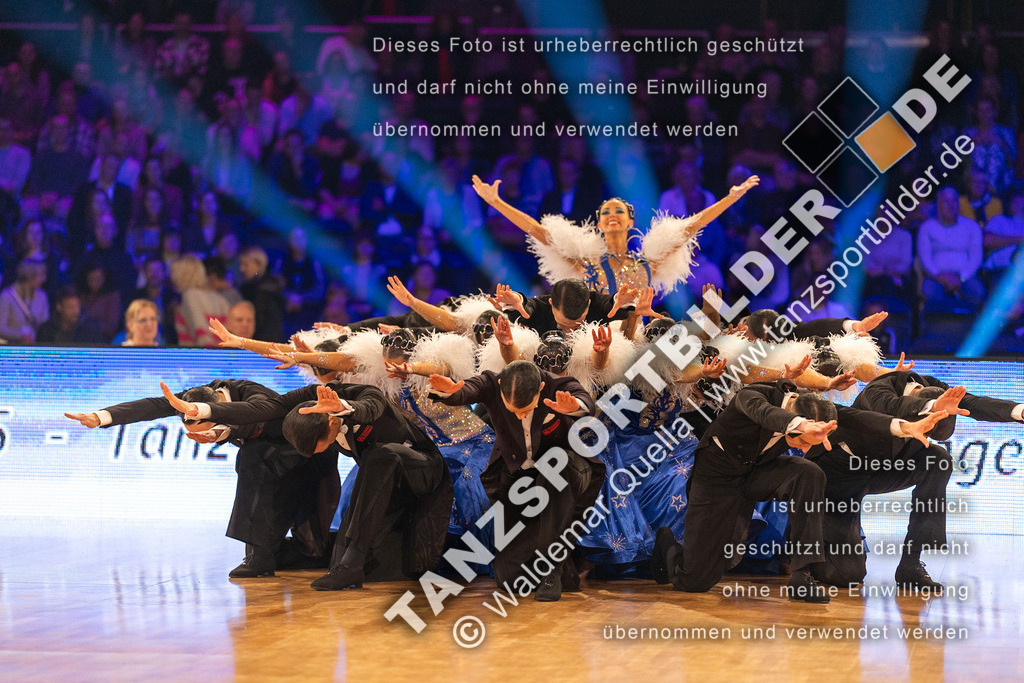 20231111-10015 | Hier finden Sie Tanz Bilder vom Latein und Standard Formationen tanzen. Sportbilder vom Tanzsport. Schöne Fotos und von Weltmeisterschaft, Europameisterschaft, Bundesliga, Regionalliga, Oberliga und Landesliga sowie von GOC Stuttgart, DanceComp, WM Bremen