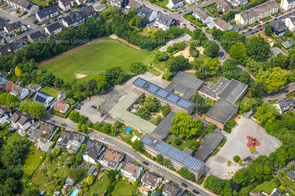 Hattingen250516994 | Luftbild, Gemeinschaftsgrundschule GGS Oberwinzerfeld, Dach mit Solarpaneelen, AWO Kita Kindertagesstätte Winz-Baak, Hattingen, Ruhrgebiet, Nordrhein-Westfalen, Deutschland