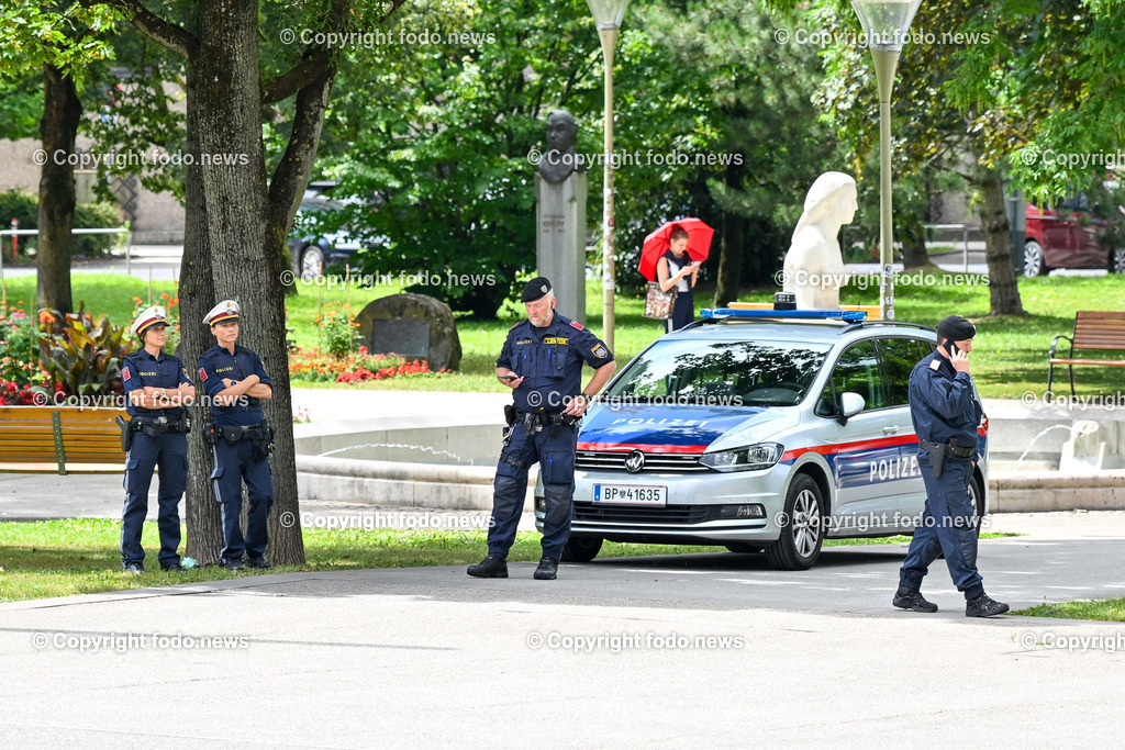 Pressekonferenz Land Ooe_ Oberoesterreich uebernimmt den Vorsitz in der Landeshauptleute-Konferenz_ 03.07.2024-1 | 03.07.2024, Linz, AUT, Pressekonferenz Land Ooe, Oberoesterreich uebernimmt den Vorsitz in der Landeshauptleute-Konferenz, im Bild Polizei, Absicherung