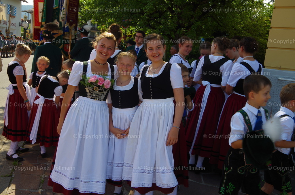 IMGP3911 | fotografiert von Axel PollmannLeonhardi Wallfahrt Benediktbeuern und Murnau, Fronleichnam, Fasching, Landschaft im Loisachtal und Benediktbeuern  - Realisiert mit Pictrs.com