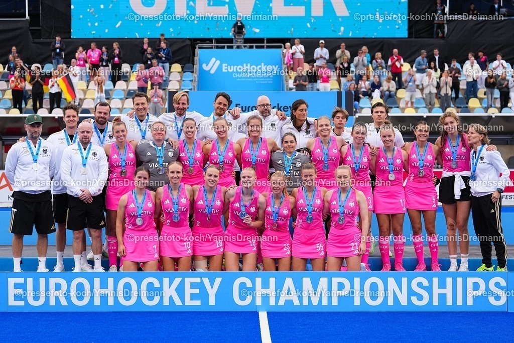 xydrx17082503033 | 17.08.2025, xydrx, Frauen EuroHockey Championship 2025, Finale, Niederlande - Deutschland, Sparkassenpark Mönchengladbach: die Deutsche Nationalmannschaft verliert das Finale mit 1:2 und belegt den zweiten Platz