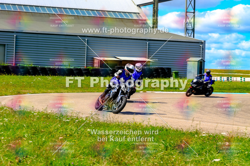 067-6111 | Hier findet Ihr Bilder von Touristenfahrten auf der Nürburgring Nordschleife oder von anderen Veranstaltungen die ich besucht habe. Viel Spass beim Durch Schauen 