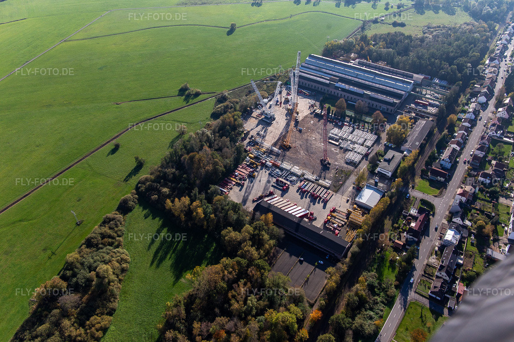 Luftbild: onroad GmbH (Spezial- und Schwertransporte, Kranüberführungen, Kranarbeiten) im Ortsteil Bierbach in Blieskastel im Bundesland Saarland in Deutschland. Foto: IMG_143965.jpg vom 27.10.2024 durch Werner Riehm/FLY-FOTO.deSchwerlasttransporte für Rheinland-Pfalz, das Saarland, Luxemburg und Frankreich - onroad GmbH