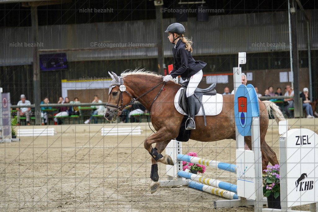 20240630-FAH01190 | Turnierbilder Schwabmünchen, Dressurbilder, Springreitturnier, Reitsportbilder, Turnierfotografen Bayern, Turnierfotograf