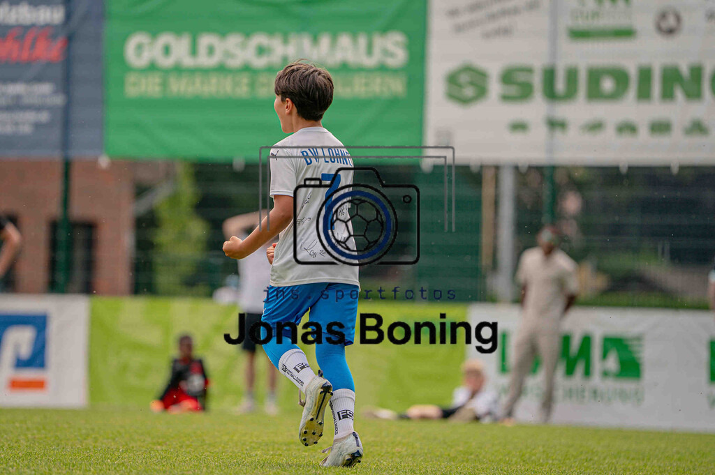 Fußball I E-Junioren I Saison 2025-2026 I OM-Cup Lüsche I Sonntag  I 23579 | jns.sportfotos - Realisiert mit Pictrs.com