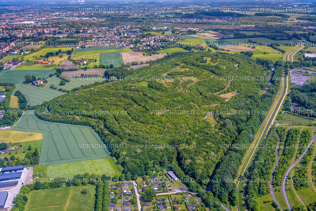 Hamm220504021 | Luftbild, Kissinger Höhe mit Haldenzeichen, Pelkum, Hamm, Ruhrgebiet, Nordrhein-Westfalen, Deutschland