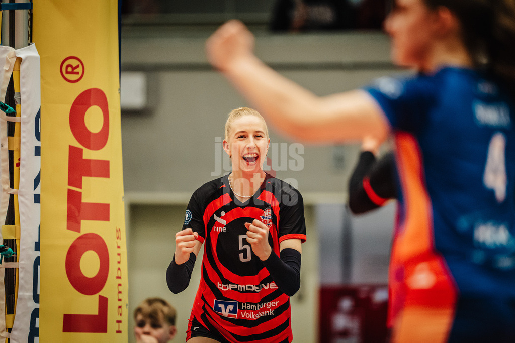 Volleyball | Frauen | Saison 2025/2026 | Volleyball Bundesliga | ETV Hamburger Volksbank Volleys vs. VC Wiesbaden | 14.03.2026 | Anna Hartig (#5, ETV Hamburger Volksbank Volleys) jubelt