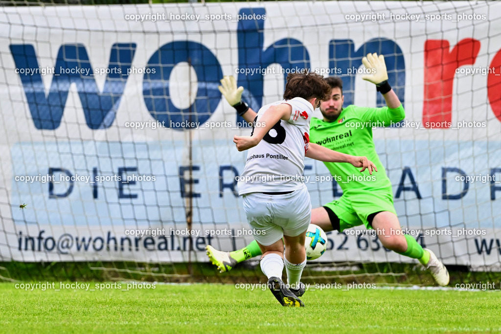 FC ASKÖ Gmünd vs. Rapid Lienz  | #18 Oliver Gomig Rapid Lienz, #22 Alexander Andreas Stranner ASKÖ Gmünd, Tor Rapid Lienz, FC ASKÖ Gmünd vs. Rapid Lienz , FC ASKÖ Gmünd vs. Rapid Lienz  am 02.06.2024 in Gmünd (Sportplatz Gmünd), Austria, (Photo by Bernd Stefan)