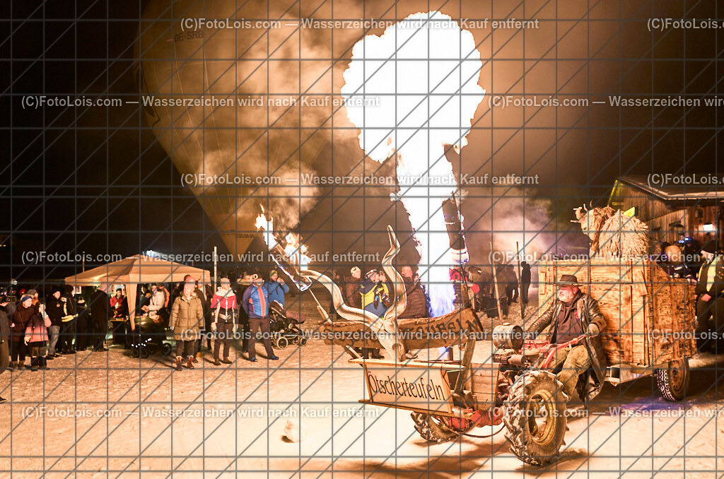 ALP5041_Nacht der Ballone_Gaminger Oetscherteufeln | NACHT DER BALLONE in Lackenhof am Ötscher, Sa 28. Dezember 2024.Mit einer Schauübung der Bergrettung Lackenhof, dem Ballonclub Ötscherland und den Gaminger Ötscherteufeln unter Zusammenarbeit mit der FF Lackenhof, dem Musikverein, dem Pensionistenverband, dem CampingClub, der Schirmbar und Konditorei Czihak, der Fuchswaldhütte und der Pizzeria Venezia, die für die Verköstigung sorgten, sowie der Ötscherliftgesellschaft, der Gemeinde Gaming und dem Ötscher-Tourismusverband.