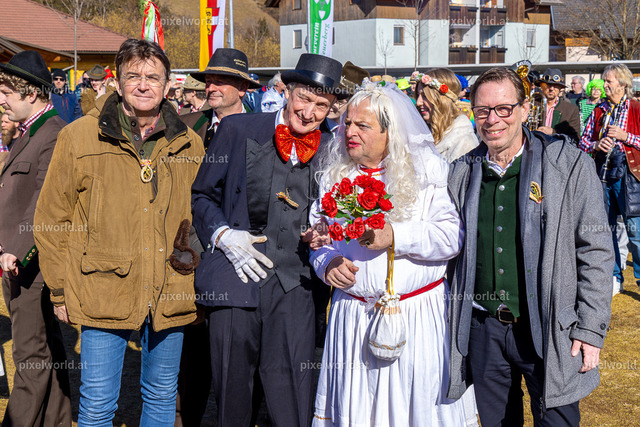 Bärentreiben in Steuerberg | Bildershop von pixelworld.at - Realisiert mit Pictrs.com