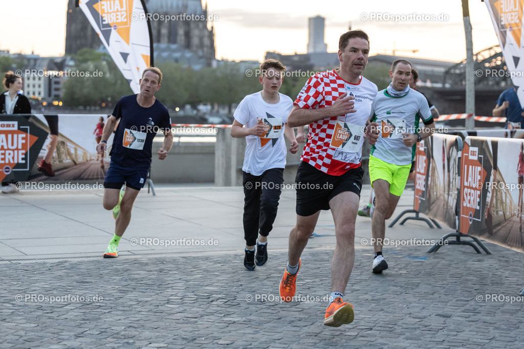 16. OBI Nachtlauf des ASV Koeln; Koeln, 17.05.23 | Impressionen vom 16. OBI Nachtlauf des ASV Koeln am 17.05.23 an Rheinpromenade und Tanzbrunnen in Koeln (Deutschland). Foto: BEAUTIFUL SPORTS/Ulrich Fassbender