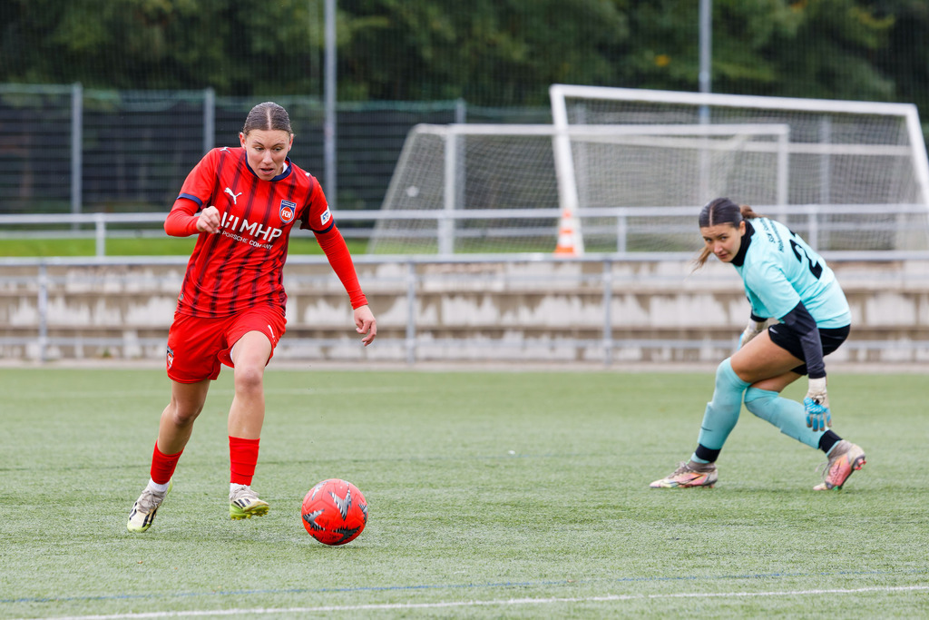 FCHHOH_251005_6507 | 1.FC Heidenheim 1846 II vs. SGM Hohenmemmingen/Sontheim, Fußball, Frauen, Bezirksliga, 2025/2026, 4. Spieltag, 05.10.2025 in Heidenheim, Kunstrasen b. Voith-Arena West(Foto: Michael Bulling) - Realisiert mit Pictrs.com