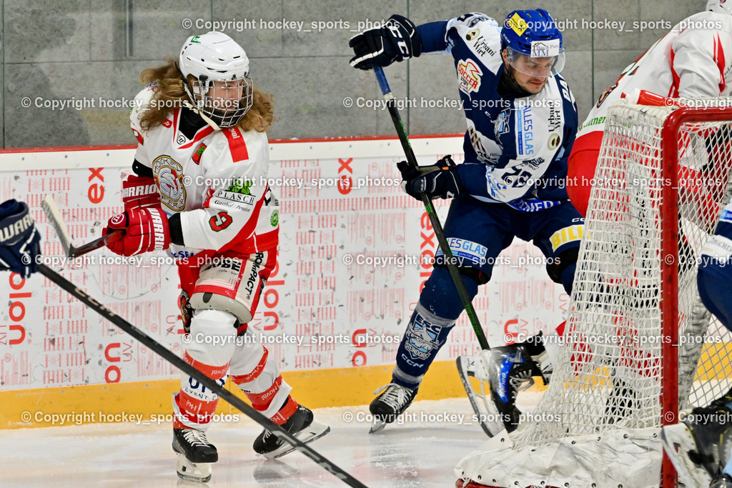 ESV FERLACH vs. ESC SOCCERZONE STEINDORF | #9 Steiner Markus ESV Ferlach, #28 Bacher Stefan ESC Steindorf, ESV FERLACH vs. ESC SOCCERZONE STEINDORF, ESV FERLACH vs. ESC SOCCERZONE STEINDORF am 22.11.2024 in Ferlach (Eishalle Ferlach ), Austria, (Photo by Bernd Stefan)
