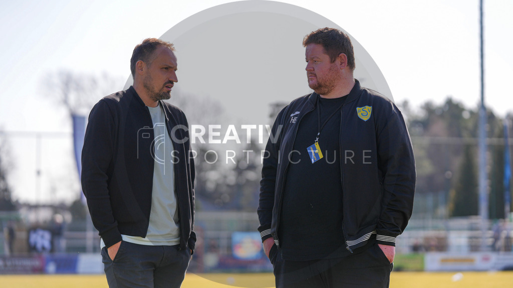 Fußball, Herren, Saison 2025/2026, Regionalliga Nordost, 24. Spieltag, FSV 63 Luckenwalde vs. 1.FC Lokomotive Leipzig, Samstag 28.02.2026, Werner-Seelenbinder-Stadion Luckenwalde, | Fußball, Herren, Saison 2025/2026, Regionalliga Nordost, 24. Spieltag, FSV 63 Luckenwalde vs. 1.FC Lokomotive Leipzig, Samstag 28.02.2026, Werner-Seelenbinder-Stadion Luckenwalde, Im Bild: Toni Wachsmuth (l. Geschäftsführer 1.FC Lokomotive Leipzig) und Hendrik Brösel (r. Geschäftsführer Sport Luckenwalde) - Realisiert mit Pictrs.com