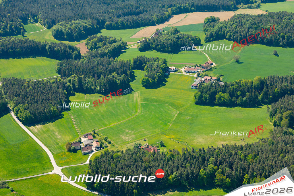 Schrägluftbild  Hundsboden  Neukirchen bei Sulzbach-Rosenberg - Das Luftbild wurde 2025 vom UL-Flugzeug heraus erstellt ( keine Drohne ) - Hochauflösende Luftaufnahme -Nicht vergleichbar mit Google Maps oder Satelittenbilder- Die Geschenkidee !Mit Lizenz und Bildrechte bestellbar