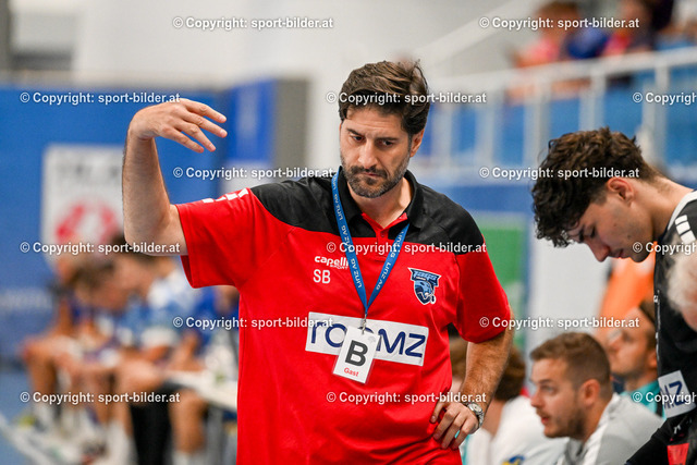 AUT, HLA, HC Linz AG vs Jags Voeslau | 09.09.2023, Sporthauptschule Linz-Kleinmuenchen, AUT, HLA, HC Linz AG vs Jags Voeslau, im Bild Rados Pesic, Head Coach Jags Voeslau (Voeslau)

// HLA, Handball Liga Austria Match between HC Linz AG and Jags Voeslau in Linz, Austria on 2023/09/09