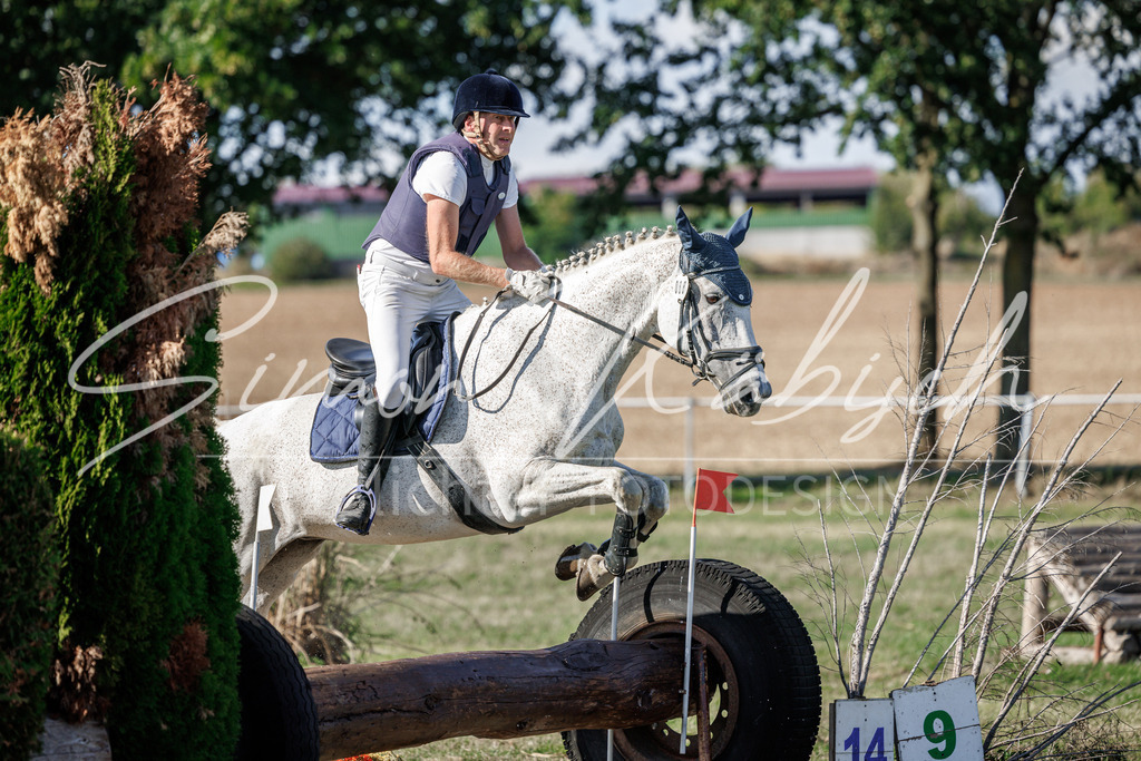 20260905-_3LI0314 | Tierfotografie Pferde, Hunde, Katzen, Haustiere.
Turnierfotografie Reitturniere, Reiten, Springreiten, Dressur in Hanau, dem Main-Kinzig-Kreis und dem Rhein-Main- Gebiet um Frankfurt