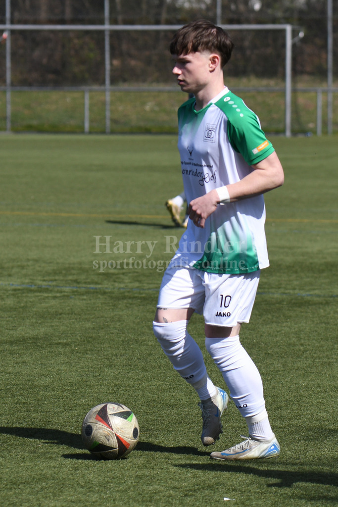 SpVgg GW Deggendorf : SV Hofkirchen | Laurin Hübscher (SpVgg GW Deggendorf #10) - Realisiert mit Pictrs.com