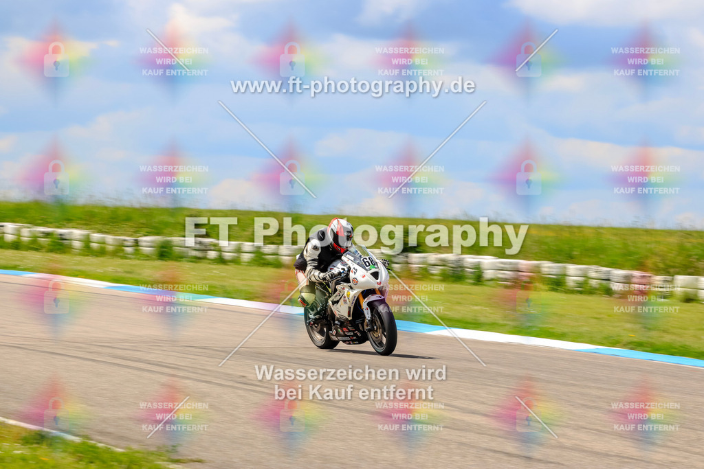 MotoTeam-0619 | Hier findet Ihr Bilder von Touristenfahrten auf der Nürburgring Nordschleife oder von anderen Veranstaltungen die ich besucht habe. Viel Spass beim Durch Schauen 