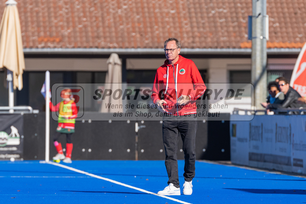 HK_20221009_100653 | 2. Bundesliga Damen Crefelder HTC - Hannover 78 am 9.10.2022 Crefelder HTC, Krefeld , Schiefer Andre ( Trainer Crefelder HTC )