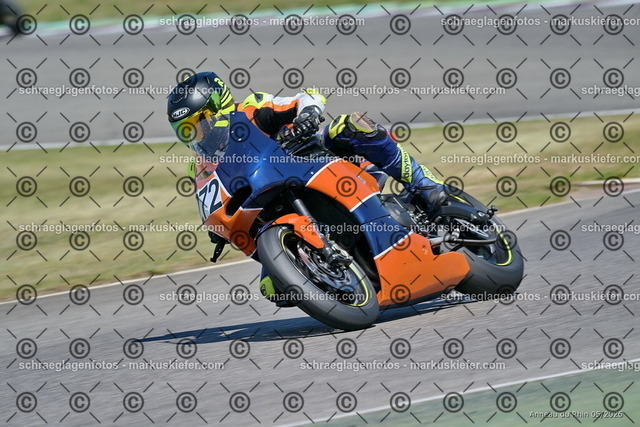 26BT01-1719 | 272 - Realisiert mit Pictrs.com