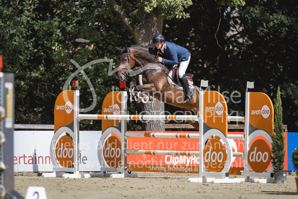 230826_Delbrueck_Youngster-M-564 | Deine schönsten Turniermomente als professionelle Fotos! Entdecke hochwertige Pferdesport-Fotografie im Online-Shop. Jetzt Fotos finden & bestellen!