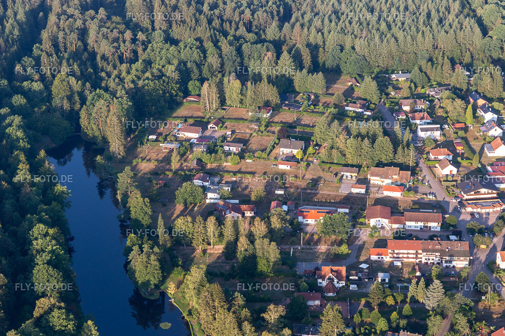 Am Sägmühlweiher von Osten | Luftbild: Am Sägmühlweiher von Osten in Ludwigswinkel im Bundesland Rheinland-Pfalz in Deutschland. Foto: IMG_121971.jpg vom 08.08.2020 durch ©2025 Werner Riehm fly-foto.de/copyright - Realisiert mit Pictrs.com