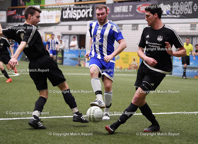 Hallenfussball; Stadtteilpokal Horb 2017/2018 | Hallenfussball; Stadtpokal Horb 2017/2018   04.01.201836. Turnier Ausrichter SV DiessenFINALESG Ahldorf / Muehlen - SG Dettlingen / Bittelbronn /DiessenSven Saile (Mitte, SG Ahldorf / Muehlen) gegen Stephan Siegert (li,  SG Dettlingen / Bittelbronn /Diessen) und Matthias Thomas (re, SG Dettlingen / Bittelbronn /Diessen)FOTO: Pressefoto ULMER/Markus UlmerxxNOxMODELxRELEASExx