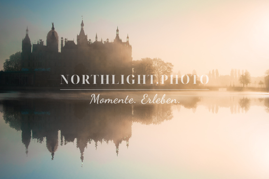 Schloss Nebel | Exklusive Landschaftsfotografien von der Ostsee, ganz Deutschland und dem Rest der Welt. Gedruckt auf hochwertigen Materialien. Die Welt an deiner Wand - jetzt im Northlight.Photo Shop bestellen. - Realisiert mit Pictrs.com