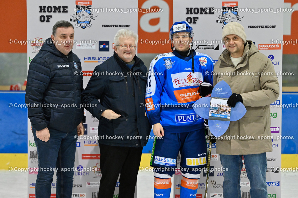 ESC Sparkasse STEINDORF vs. UECR Huben | Spieler des Abends, Hotel Seerose, Sektionsleiter ESC Steindorf Hans Tschernutter, #92 Ratz Patrick ESC Steindorf, ESC Sparkasse STEINDORF vs. UECR Huben, ESC Sparkasse STEINDORF vs. UECR Huben am 30.01.2026 in Steindorf (Ossiachersee Halle), Austria, (Photo by Bernd Stefan)