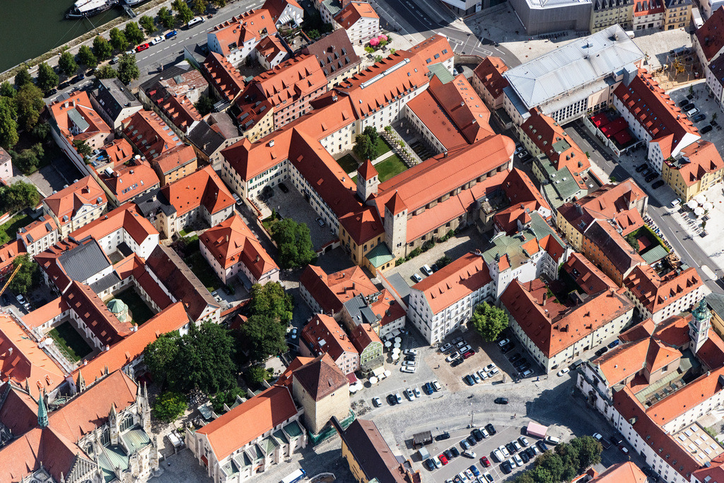 dr__0030924.jpg | REGENSBURG 01.08.2019 Altstadtbereich und Innenstadtzentrum in Regensburg im Bundesland Bayern, Deutschland. // Old Town area and city center in Regensburg in the state Bavaria, Germany. Foto: Daniel Reiter