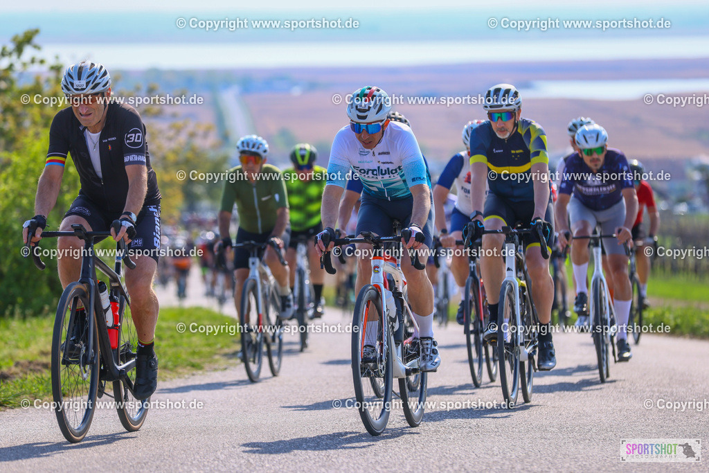 TRA_1007 | Neusiedlersee Radmarathon 2026@sportshot_your_pictrs #yourpictures#roadtowm2029 #nrm #neusiedlerseeradmarathon #neusiedlersee #neusiedlerseetourismus #burgenland #mörbisch #nrm26 #burgenlandtourismus #voglundco #poweredbyburgenlandtourismus #radsport #rad #marathon #ucigranfondo #visitburgenland #ucigranfondoworldseries