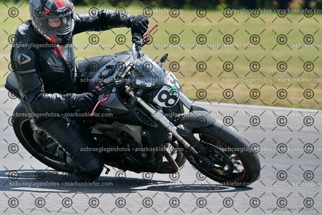 25bt04-1183 | markuskiefer.com - Realisiert mit Pictrs.com