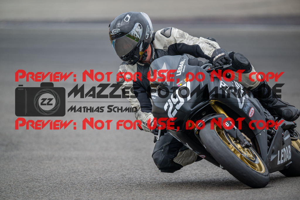 MaZZes-Fotomatrix-20260809-572490 | R1