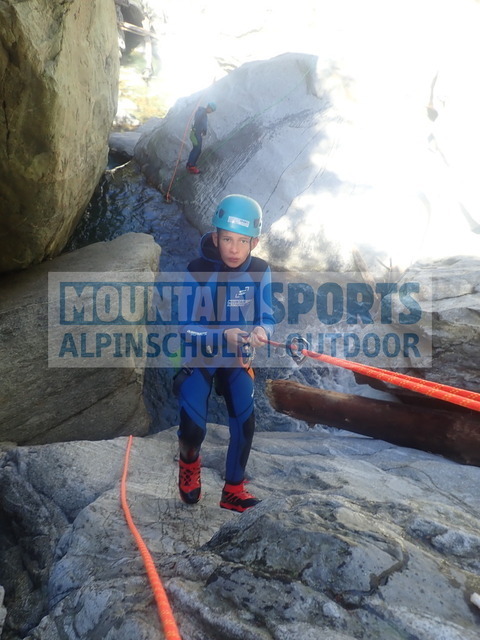 P1010024 | Bestelle die Bilder deines Berg- oder Wasser-Abenteuers mit Mountain Sports bequem von zu Hause aus direkt über unseren Online Fotoshop von pictrs.com. - Realisiert mit Pictrs.com