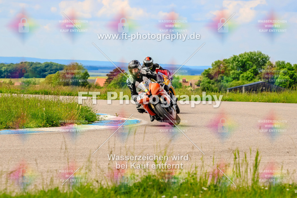 MotoTeam-0959 | Hier findet Ihr Bilder von Touristenfahrten auf der Nürburgring Nordschleife oder von anderen Veranstaltungen die ich besucht habe. Viel Spass beim Durch Schauen 