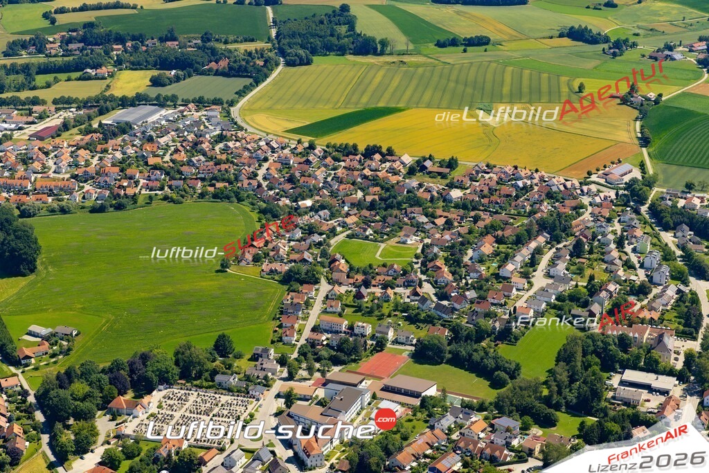 Das Luftbild der Stadt Velden wurde 2022 vom Flugzeug heraus erstellt (keine Drohnen-Aufnahmen) Aufnahmehöhe ca.450 Meter- hohe Bildauflösung und Druck-Qualität. Garantiert!