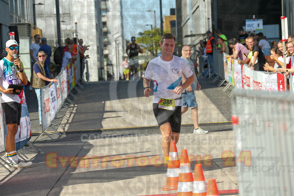 240921_1512_EX1_4576 | Sportfotografie im Rhein-Sieg Kreis, Köln, Bonn, NRW, Rheinland Pfalz, Hessen, etc. Unser Tätigkeitsfeld umfasst den Laufsport vom Volkslauf über den Marathon, Duathlon, Triathon bis zum Ultralauf wie Kölnpfad Ultra oder Schindertrail.
