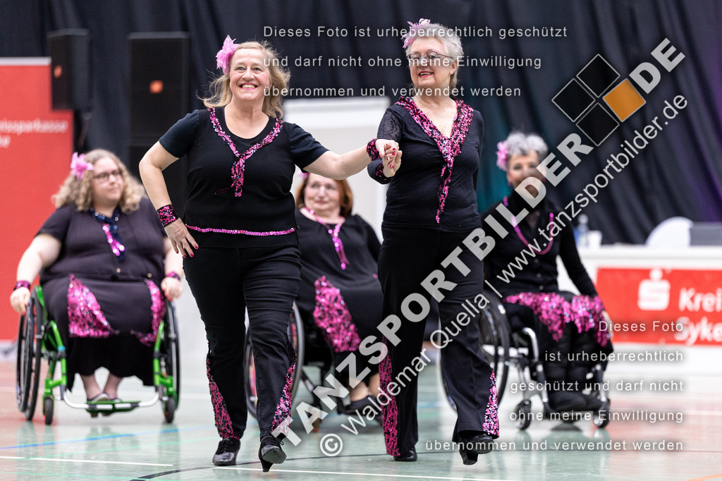20240323-00115 | Hier finden Sie Tanz Bilder vom Latein und Standard Formationen tanzen. Sportbilder vom Tanzsport. Schöne Fotos und von Weltmeisterschaft, Europameisterschaft, Bundesliga, Regionalliga, Oberliga und Landesliga sowie von GOC Stuttgart, DanceComp, WM Bremen